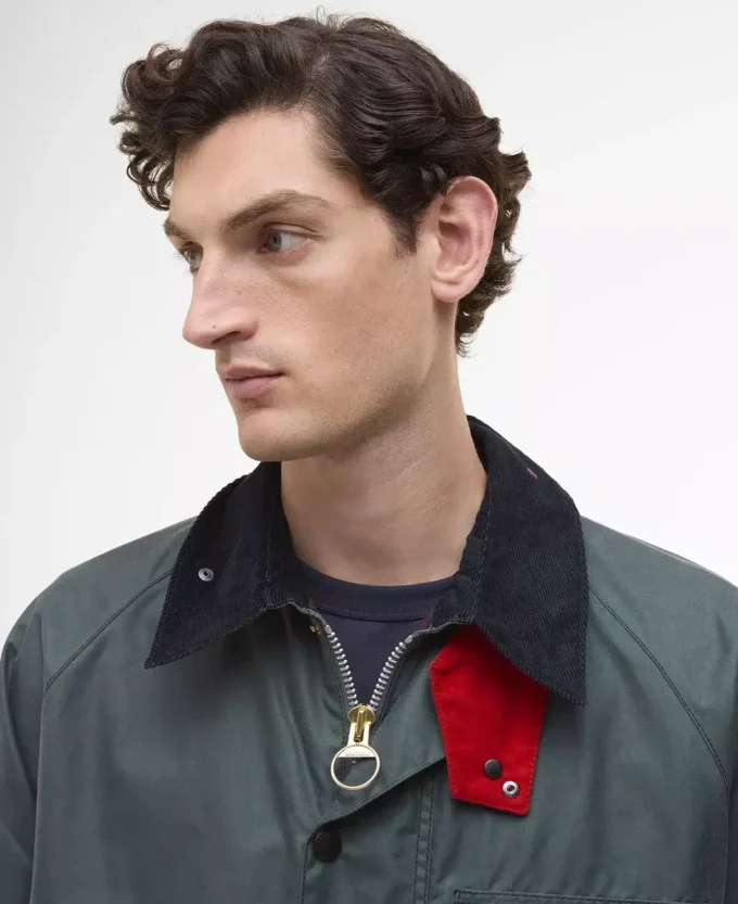 Ο Paul Smith αγαπάει το κηρωμένο μπουφάν Barbour Transport Ο Paul Smith αγαπάει το κηρωμένο μπουφάν Barbour Transport