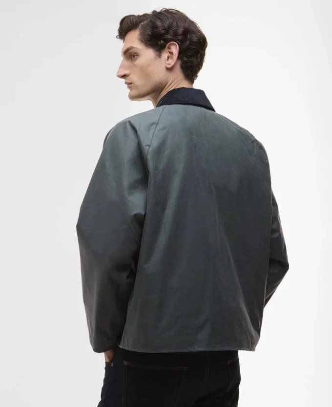 Ο Paul Smith αγαπάει το κηρωμένο μπουφάν Barbour Transport Ο Paul Smith αγαπάει το κηρωμένο μπουφάν Barbour Transport