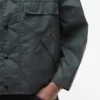 Ο Paul Smith αγαπάει το κηρωμένο μπουφάν Barbour Transport Ο Paul Smith αγαπάει το κηρωμένο μπουφάν Barbour Transport